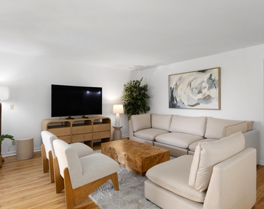 750 Egret Circle - Photo Thumbnail 8