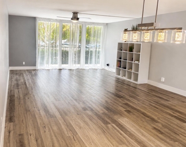 1301 River Reach Drive - Photo Thumbnail 28