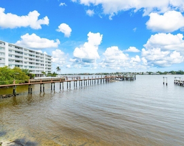 324 N Lake Drive - Photo Thumbnail 32