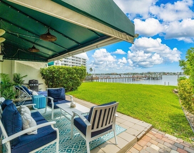 324 N Lake Drive - Photo Thumbnail 34
