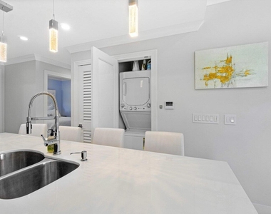 324 N Lake Drive - Photo Thumbnail 24