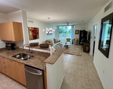 625 Casa Loma Boulevard - Photo Thumbnail 3