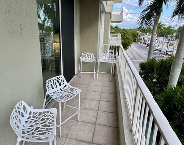 625 Casa Loma Boulevard - Photo Thumbnail 10