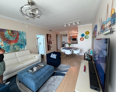 625 Casa Loma Boulevard - Photo Thumbnail 3