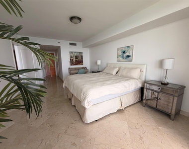 1850 S Ocean Drive - Photo Thumbnail 7
