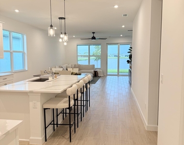 13462 Sw Bally Drive - Photo Thumbnail 6