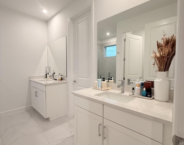 13462 Sw Bally Drive - Photo Thumbnail 17