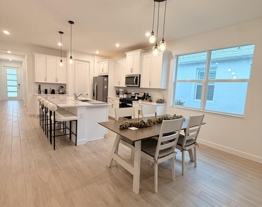 13462 Sw Bally Drive - Photo Thumbnail 5