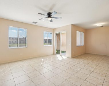 2584 Sw Stockbridge Sq Square Sw - Photo Thumbnail 39