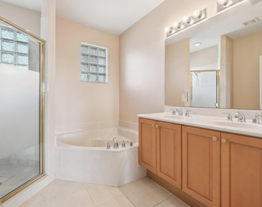 2584 Sw Stockbridge Sq Square Sw - Photo Thumbnail 23