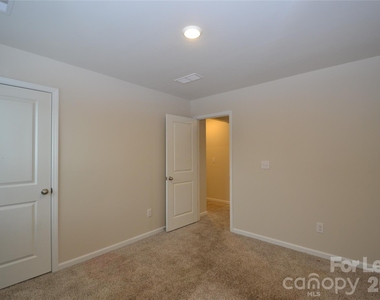 182 Guardian Gate Drive - Photo Thumbnail 16