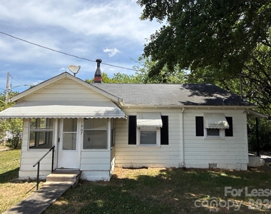 1907 E Elm Street - Photo Thumbnail 1