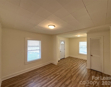 1907 E Elm Street - Photo Thumbnail 2