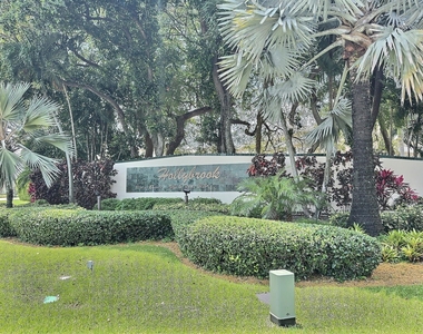 400 S Hollybrook Drive - Photo Thumbnail 14