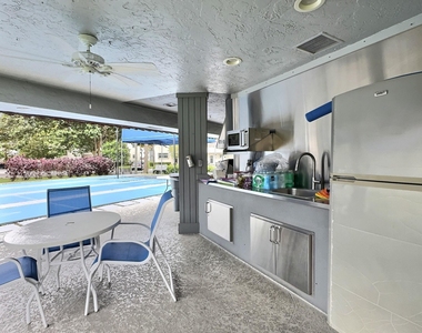 400 S Hollybrook Drive - Photo Thumbnail 13