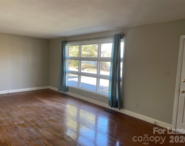 634 23rd Avenue Ne - Photo Thumbnail 1