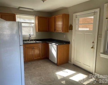 634 23rd Avenue Ne - Photo Thumbnail 3