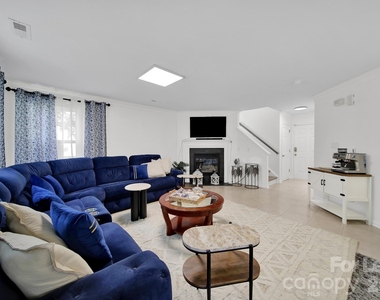10541 Haddington Drive Nw - Photo Thumbnail 10