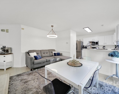 10541 Haddington Drive Nw - Photo Thumbnail 7
