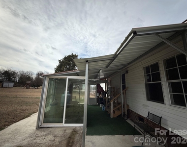 3805 Saluda Road - Photo Thumbnail 25