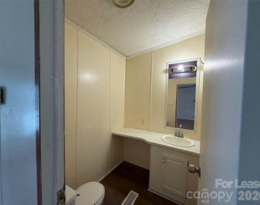 3805 Saluda Road - Photo Thumbnail 9