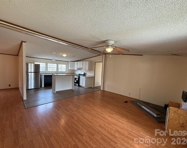 3805 Saluda Road - Photo Thumbnail 7
