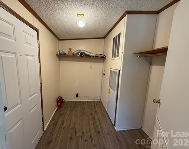 3805 Saluda Road - Photo Thumbnail 22