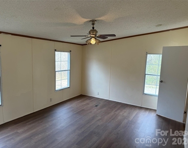 3805 Saluda Road - Photo Thumbnail 10