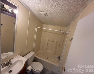 3805 Saluda Road - Photo Thumbnail 17