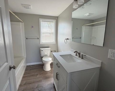 2387 Peeler Street - Photo Thumbnail 4