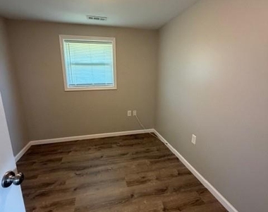 2387 Peeler Street - Photo Thumbnail 3