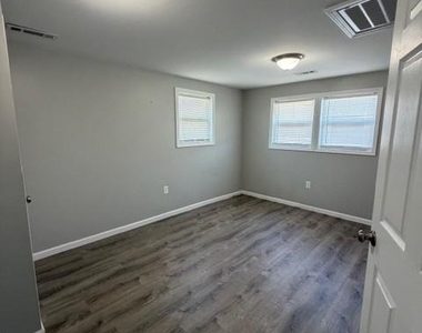 2387 Peeler Street - Photo Thumbnail 6