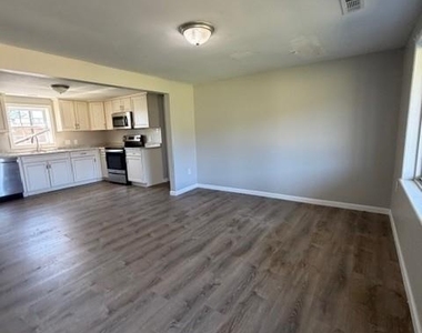 2387 Peeler Street - Photo Thumbnail 9