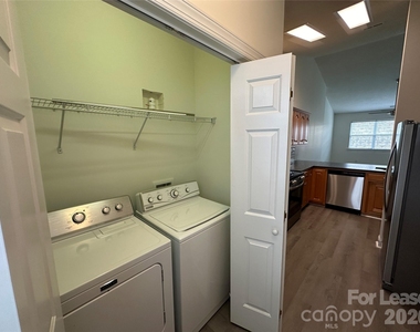 6277 Alyssum Place - Photo Thumbnail 13