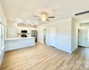 2290 Marsh Hawk Street - Photo Thumbnail 8