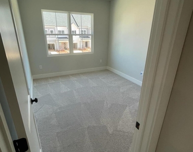 9547 Munsing Drive - Photo Thumbnail 8