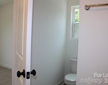 574 W Park Avenue - Photo Thumbnail 11