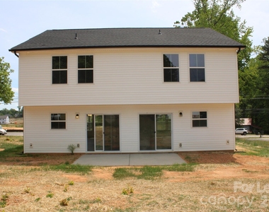 574 W Park Avenue - Photo Thumbnail 18