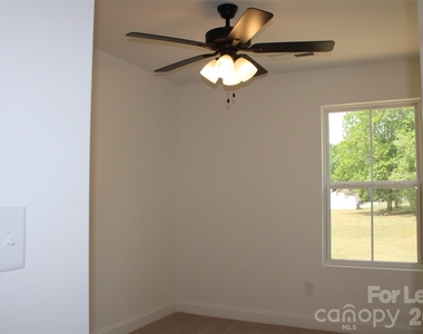 574 W Park Avenue - Photo Thumbnail 12