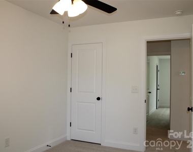 574 W Park Avenue - Photo Thumbnail 18