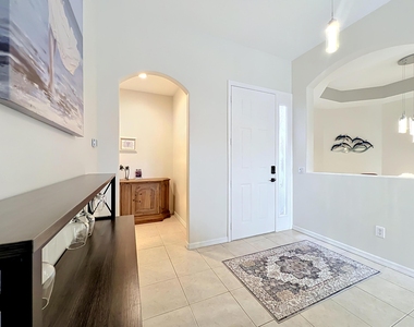 1343 Shoreline Circle - Photo Thumbnail 7