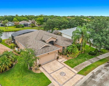 1343 Shoreline Circle - Photo Thumbnail 2