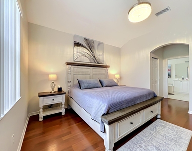 1343 Shoreline Circle - Photo Thumbnail 11