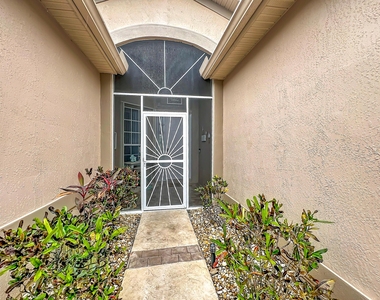 1343 Shoreline Circle - Photo Thumbnail 4
