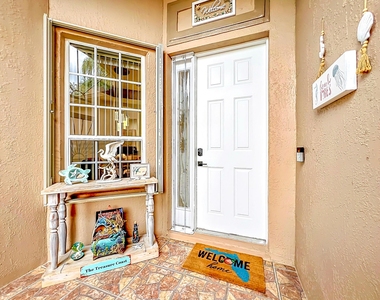 1343 Shoreline Circle - Photo Thumbnail 5