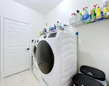 1343 Shoreline Circle - Photo Thumbnail 27