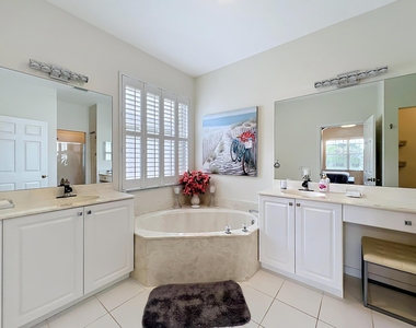 1343 Shoreline Circle - Photo Thumbnail 13