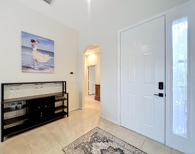 1343 Shoreline Circle - Photo Thumbnail 6