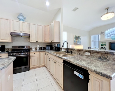 1343 Shoreline Circle - Photo Thumbnail 20