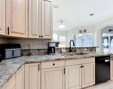 1343 Shoreline Circle - Photo Thumbnail 19